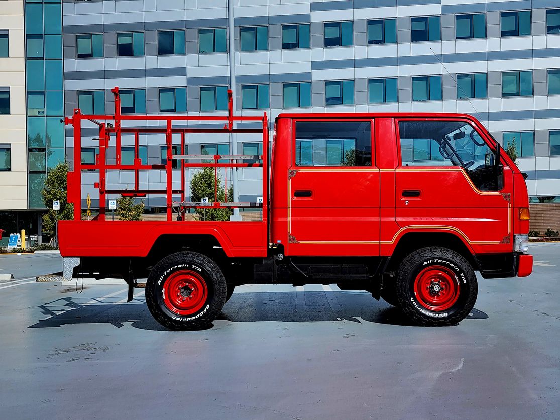 Sold: 1995 Toyota ToyoAce Firetruck