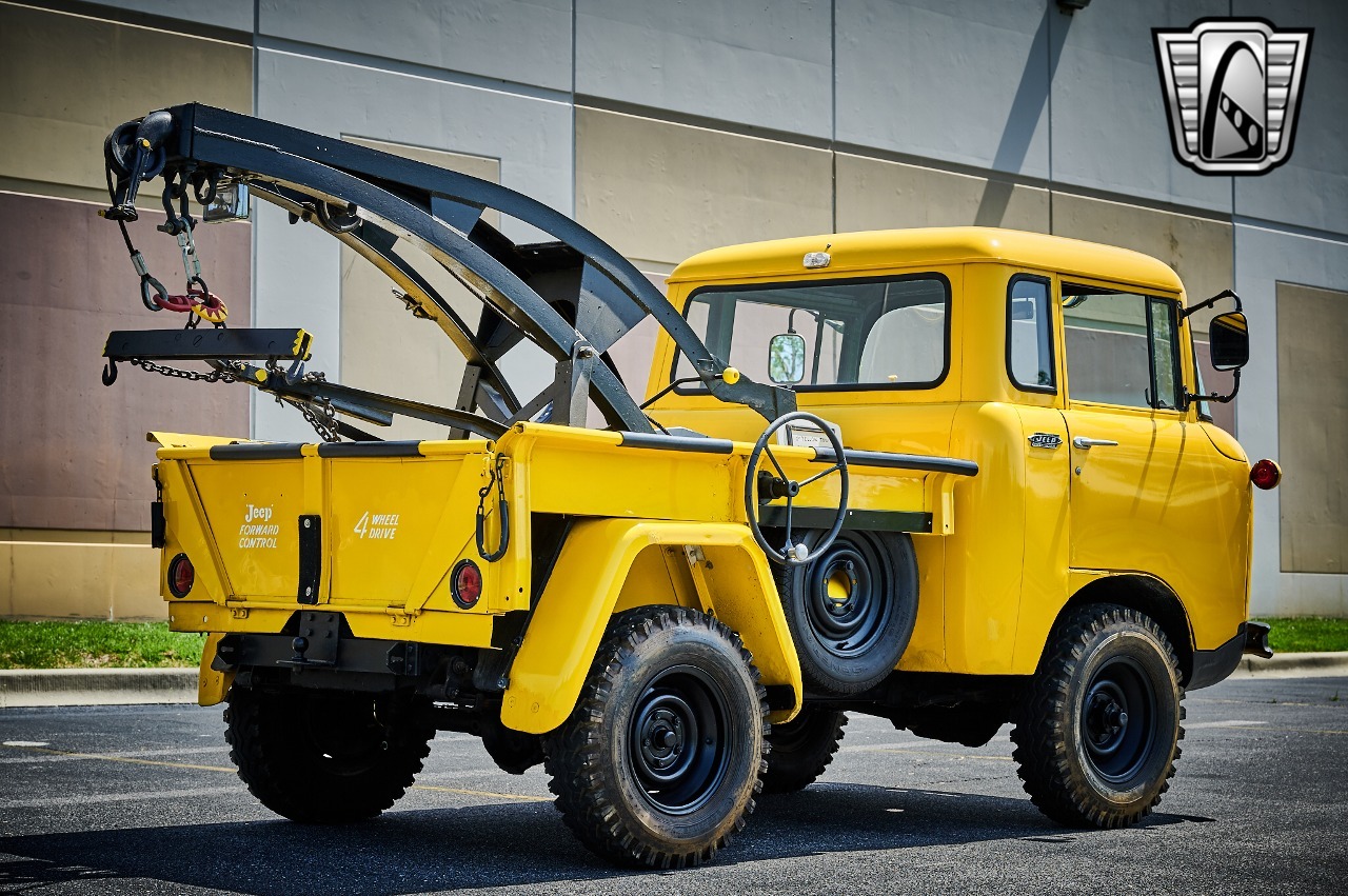 1960 Jeep FC-150 Tow Truck