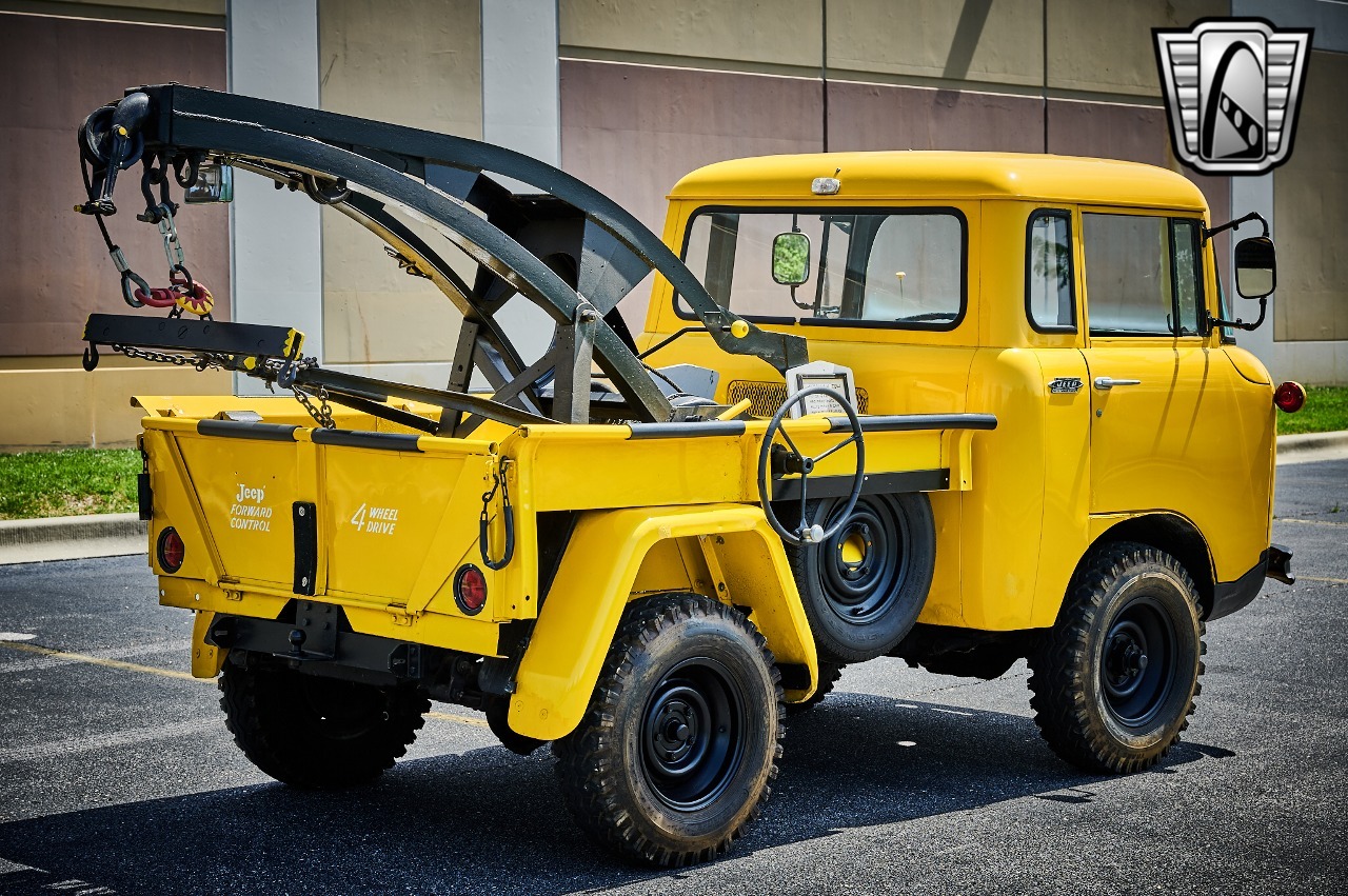 1960 Jeep FC-150 Tow Truck