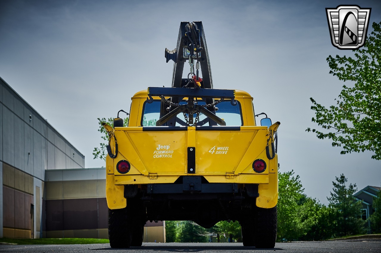 1960 Jeep FC-150 Tow Truck