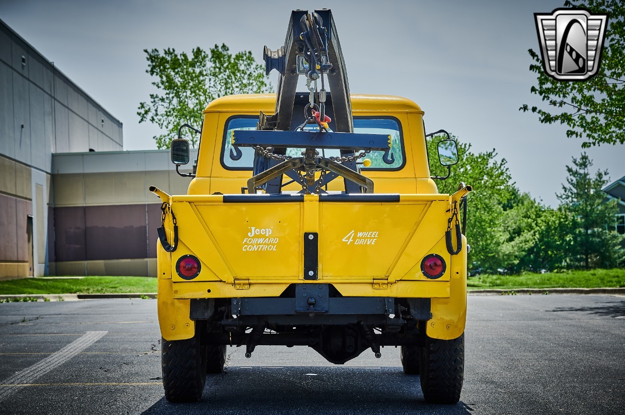 1960 Jeep FC-150 Tow Truck