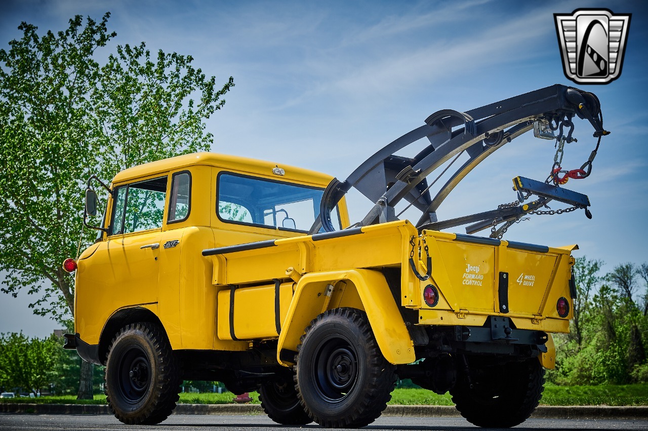 1960 Jeep FC-150 Tow Truck
