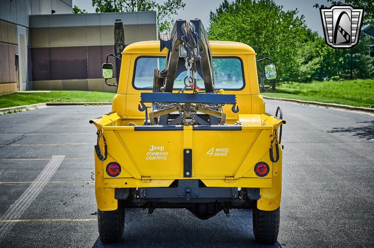 1960 Jeep FC-150 Tow Truck