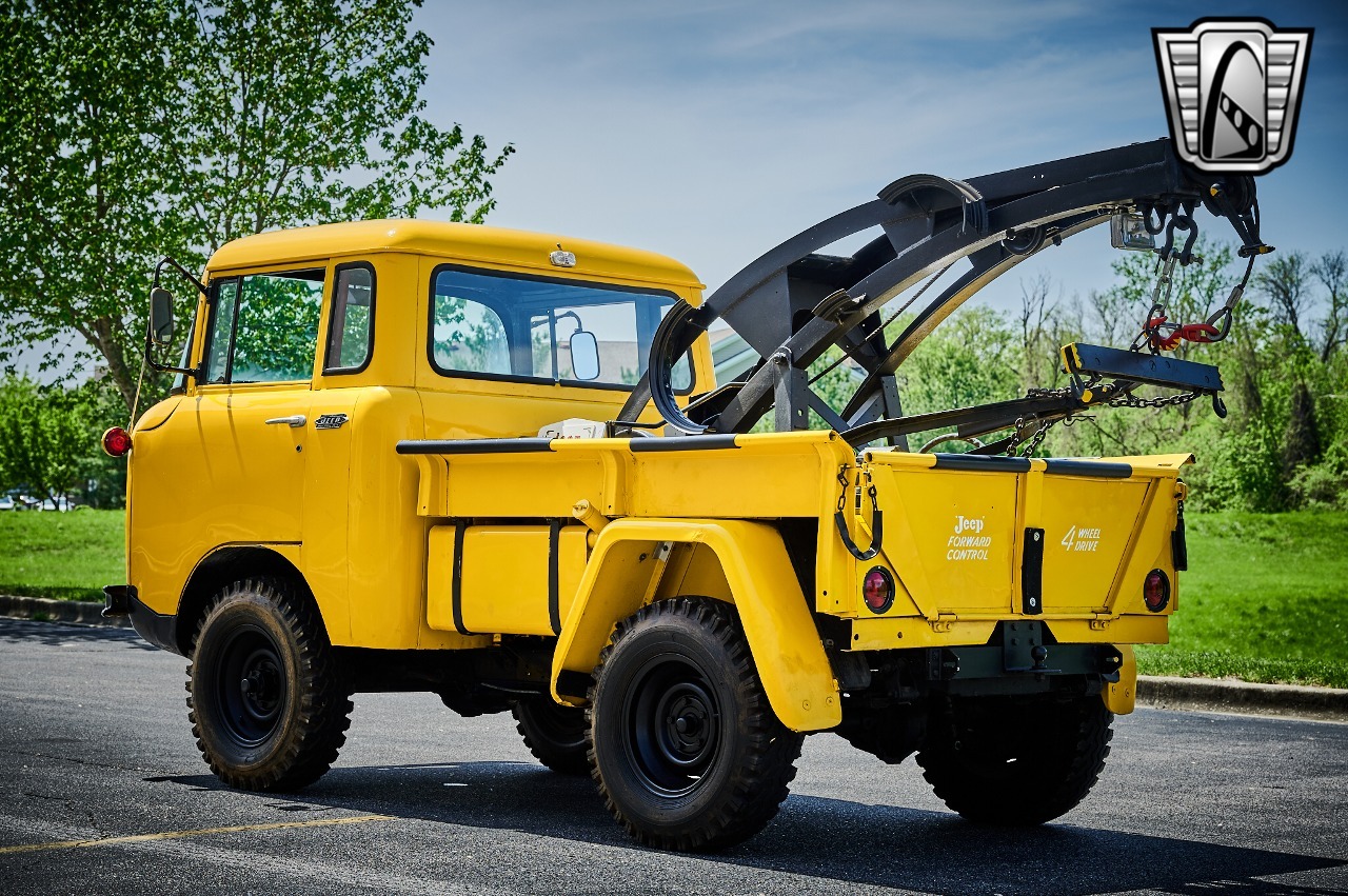 1960 Jeep FC-150 Tow Truck