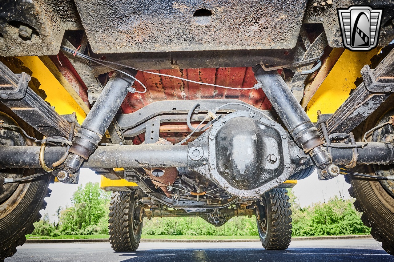 1960 Jeep FC-150 Tow Truck