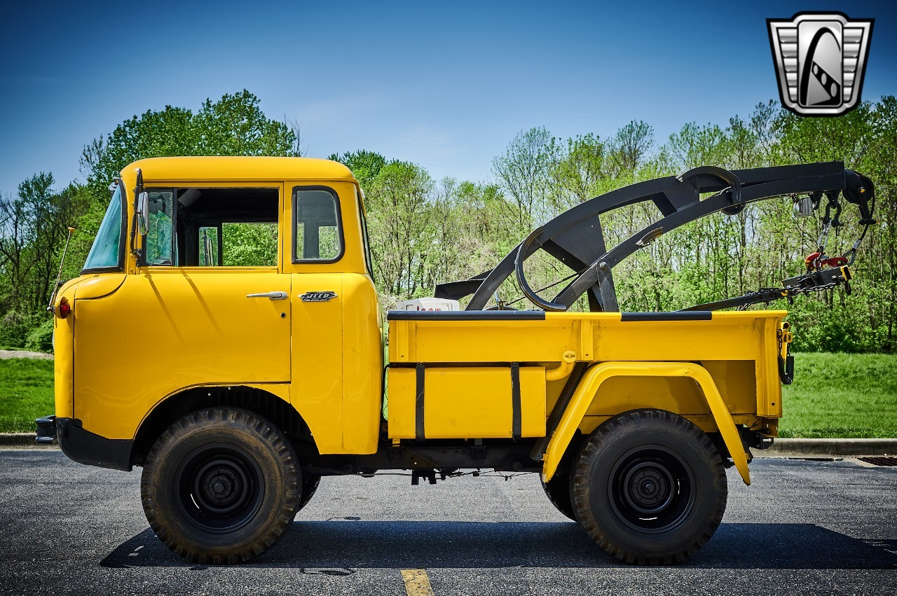 1960 Jeep FC-150 Tow Truck