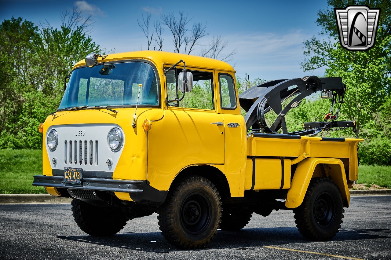 1960 Jeep FC-150 Tow Truck