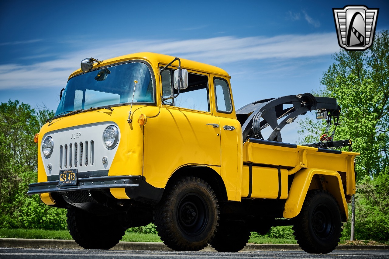 1960 Jeep FC-150 Tow Truck