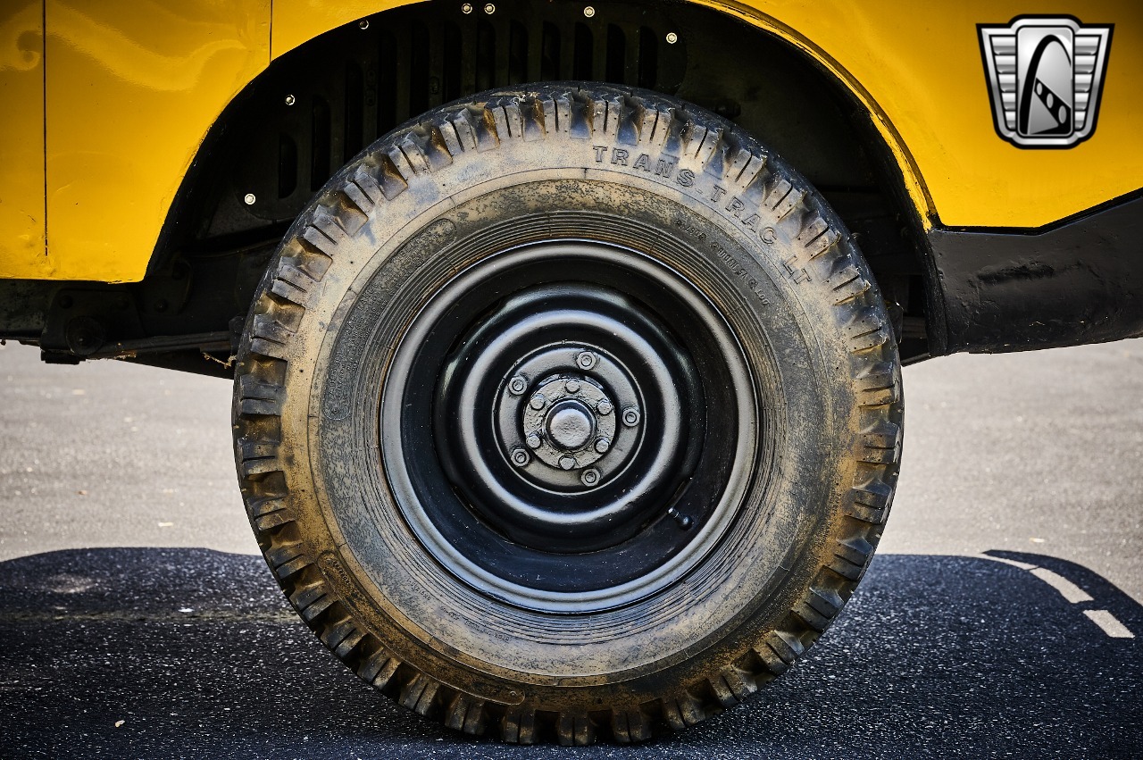 1960 Jeep FC-150 Tow Truck