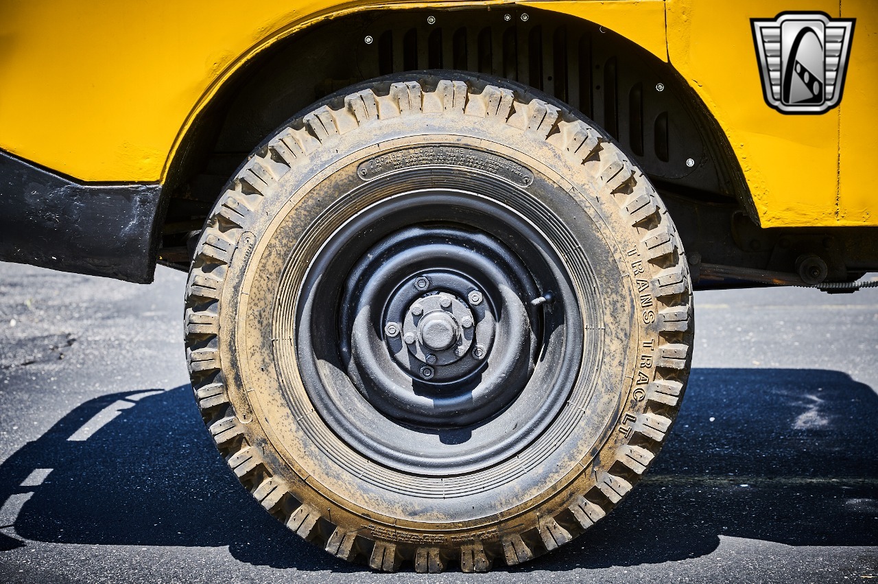 1960 Jeep FC-150 Tow Truck