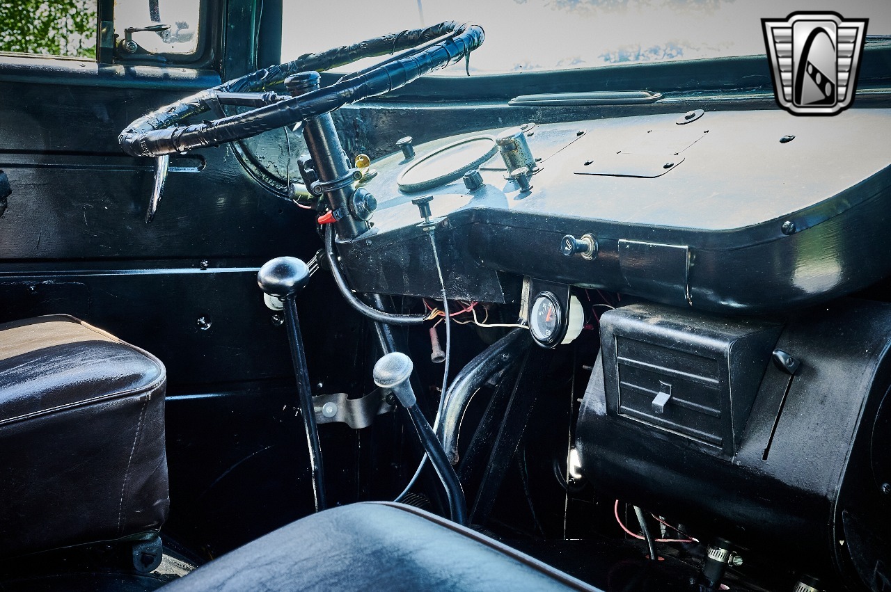 1960 Jeep FC-150 Tow Truck