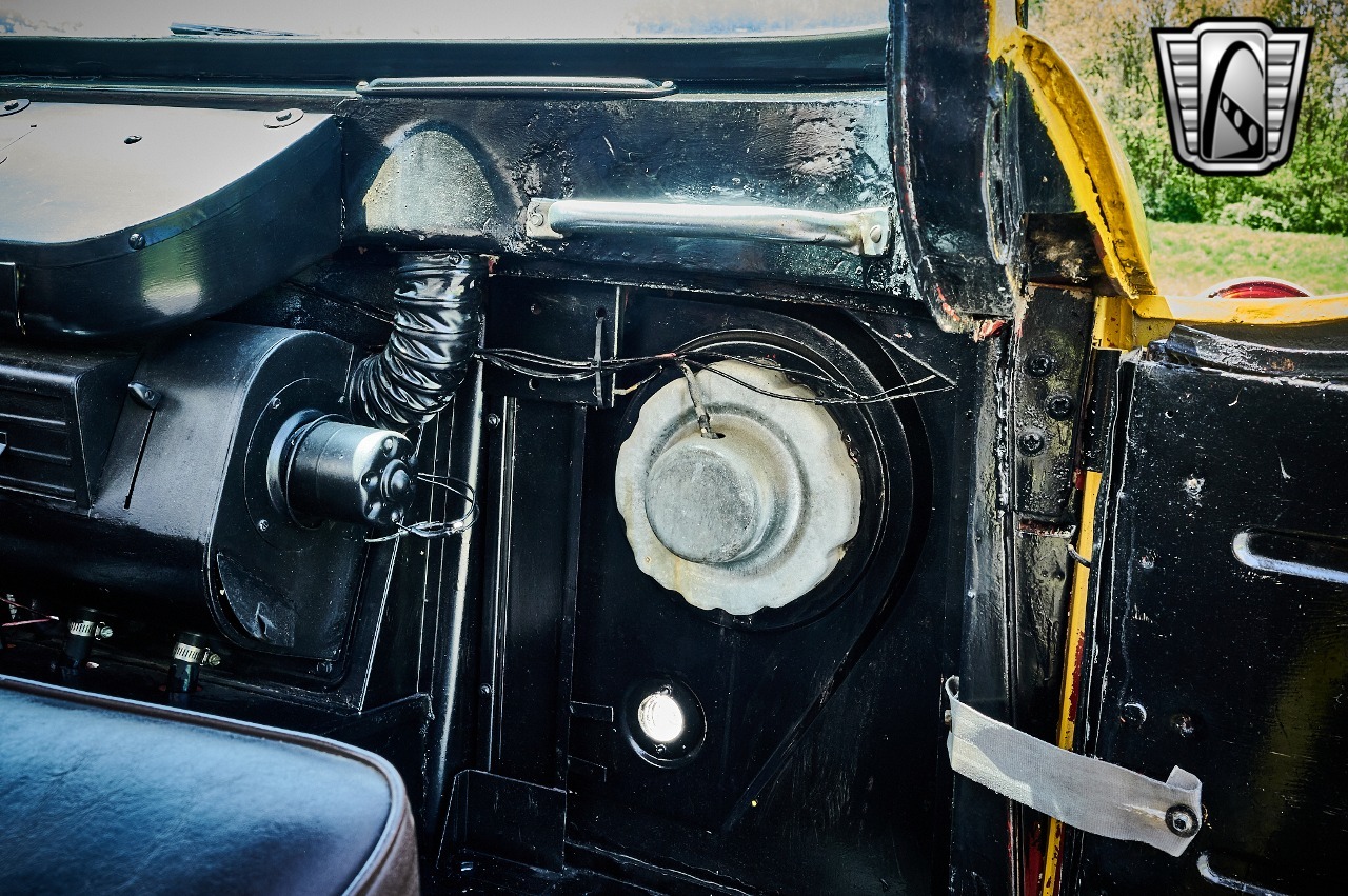 1960 Jeep FC-150 Tow Truck