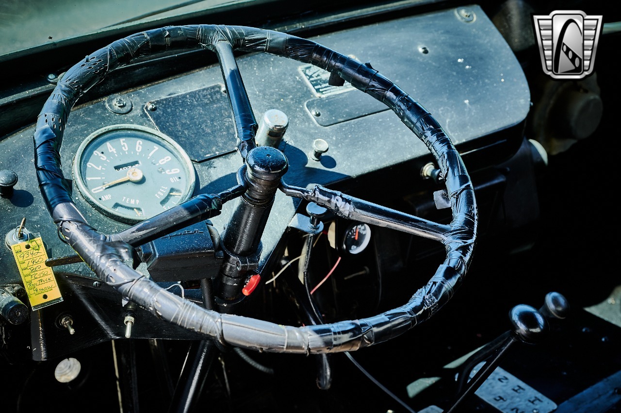 1960 Jeep FC-150 Tow Truck