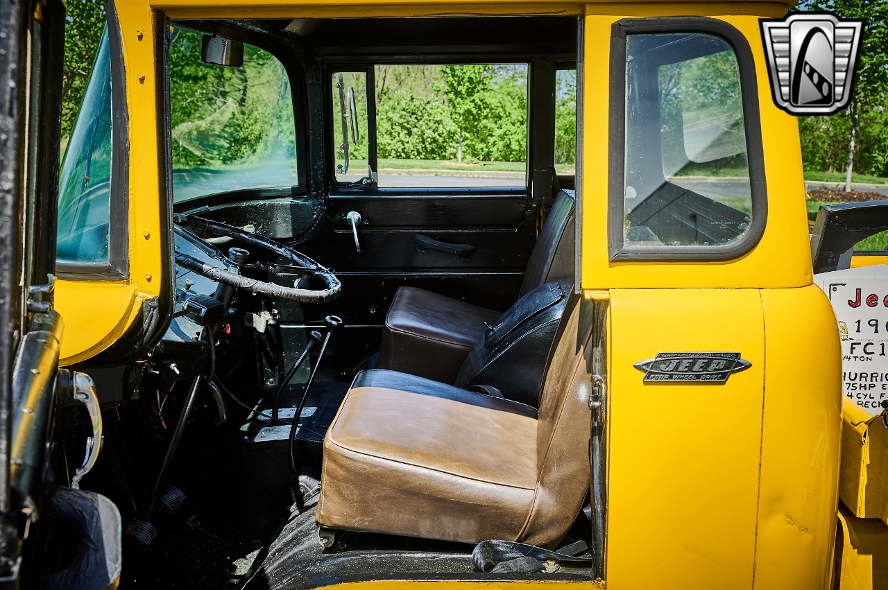 1960 Jeep FC-150 Tow Truck