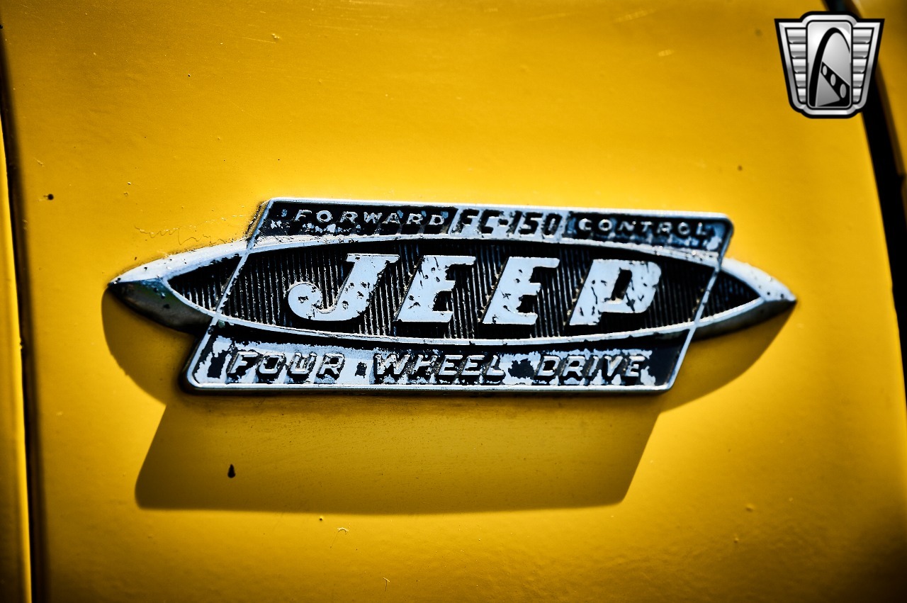 1960 Jeep FC-150 Tow Truck