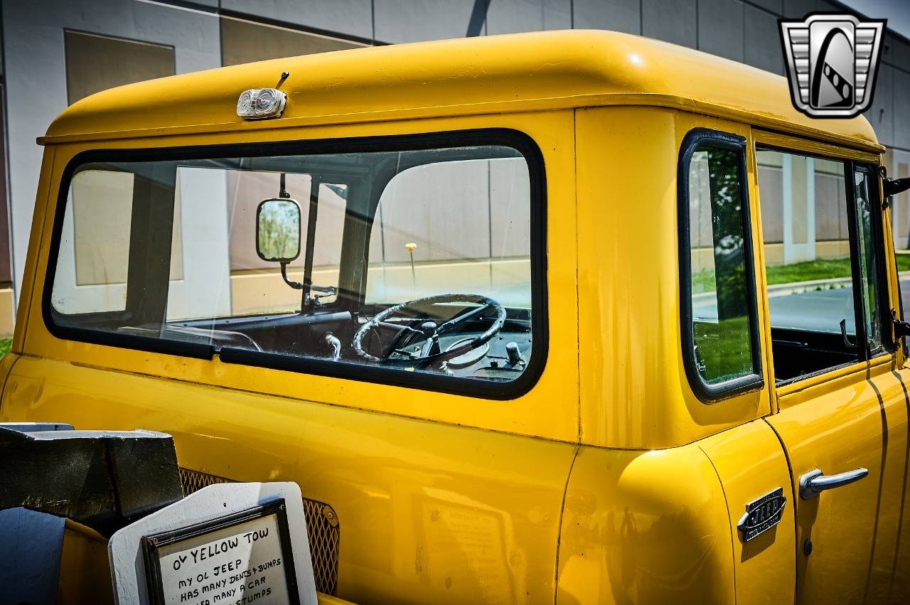1960 Jeep FC-150 Tow Truck