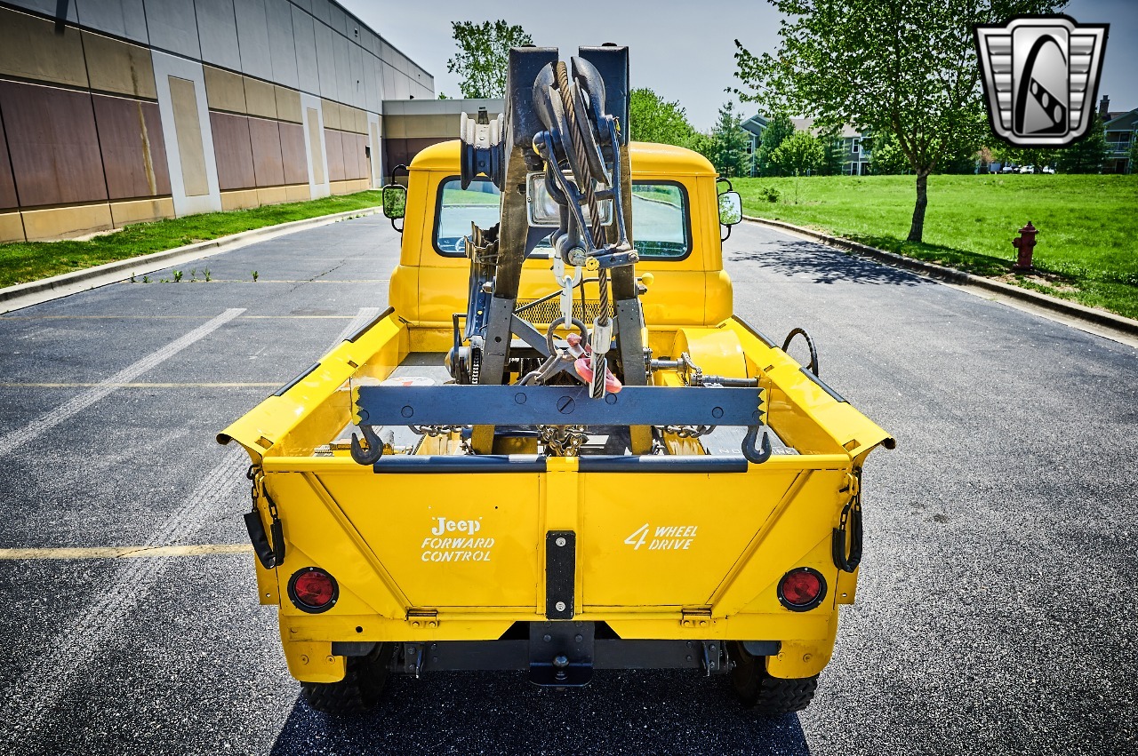 1960 Jeep FC-150 Tow Truck