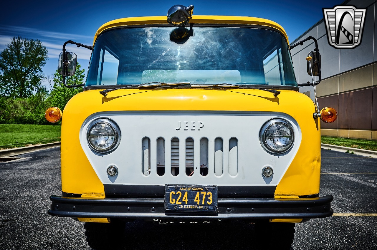 1960 Jeep FC-150 Tow Truck