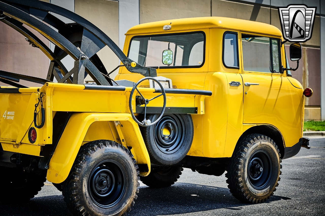 1960 Jeep FC-150 Tow Truck