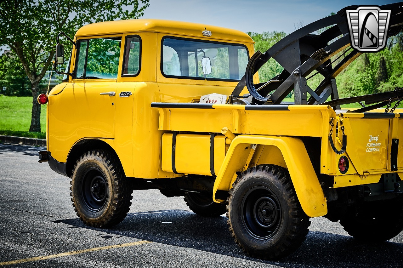 1960 Jeep FC-150 Tow Truck