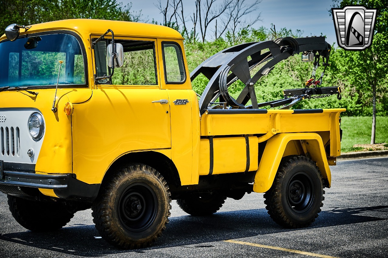 1960 Jeep FC-150 Tow Truck