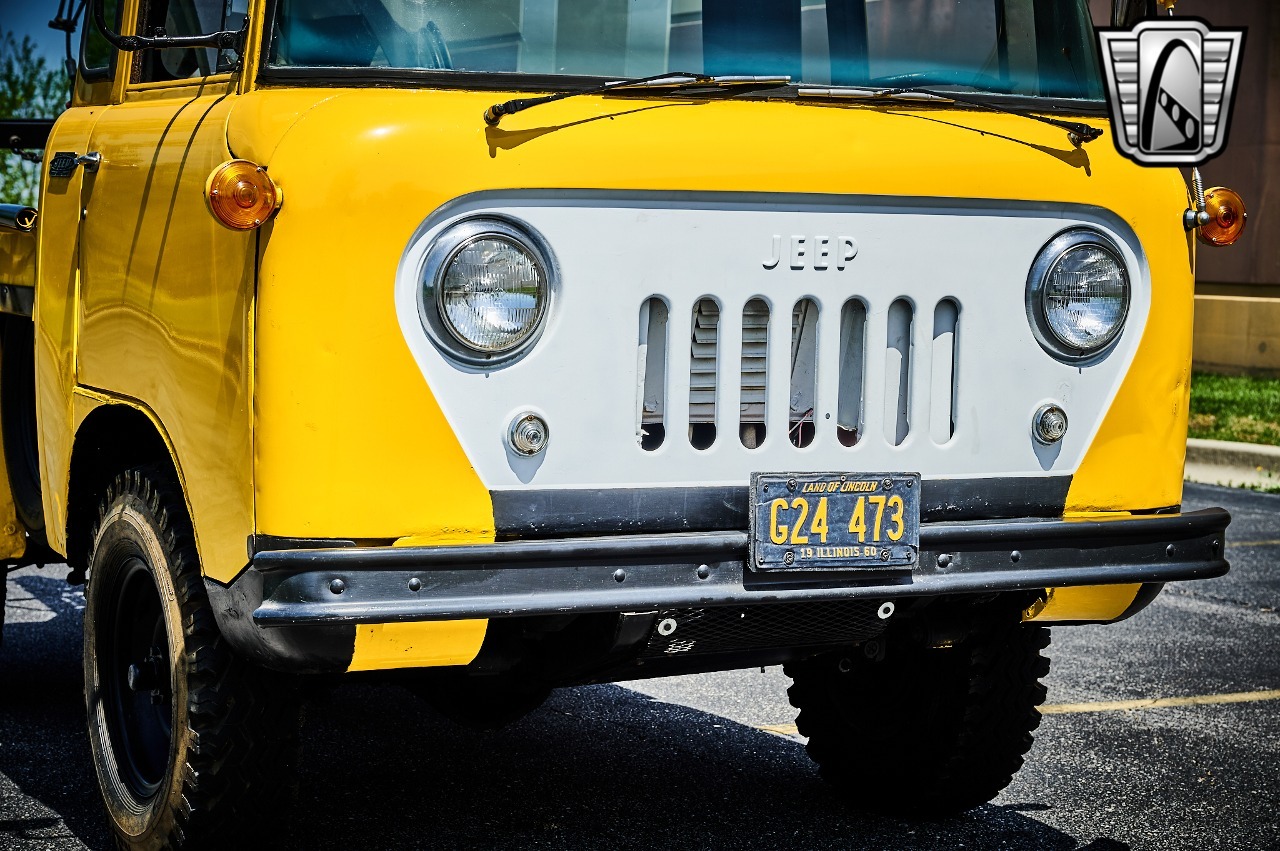 1960 Jeep FC-150 Tow Truck