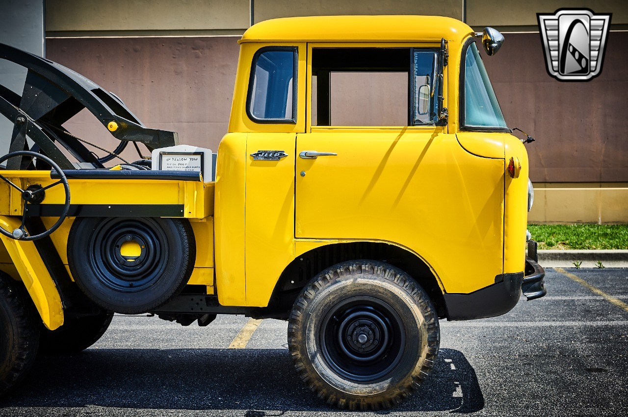 1960 Jeep FC-150 Tow Truck