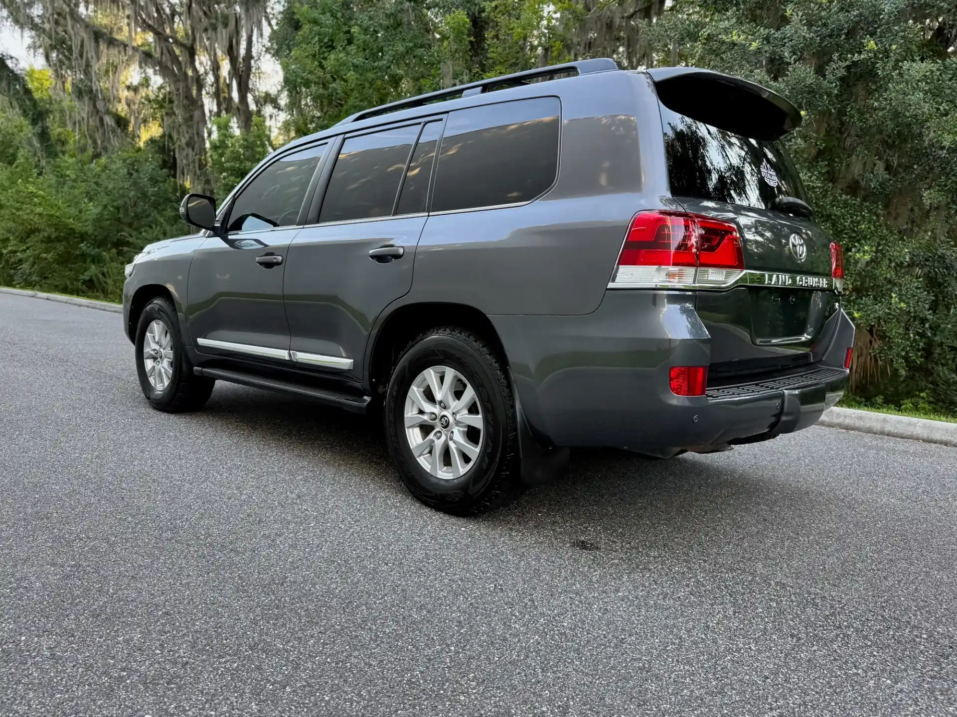 2016 Toyota Land Cruiser