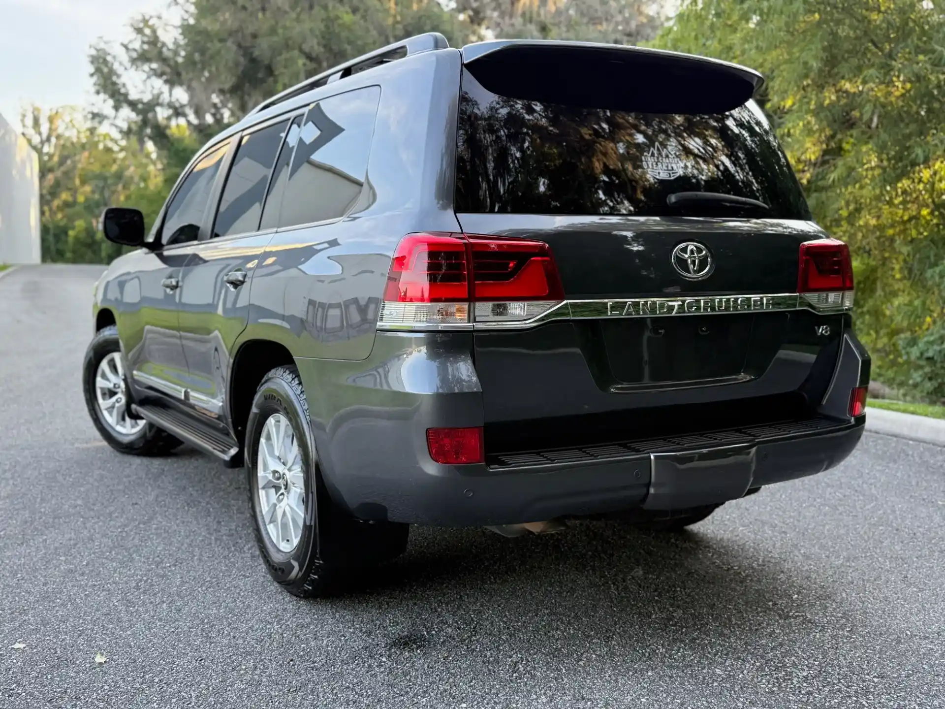 2016 Toyota Land Cruiser