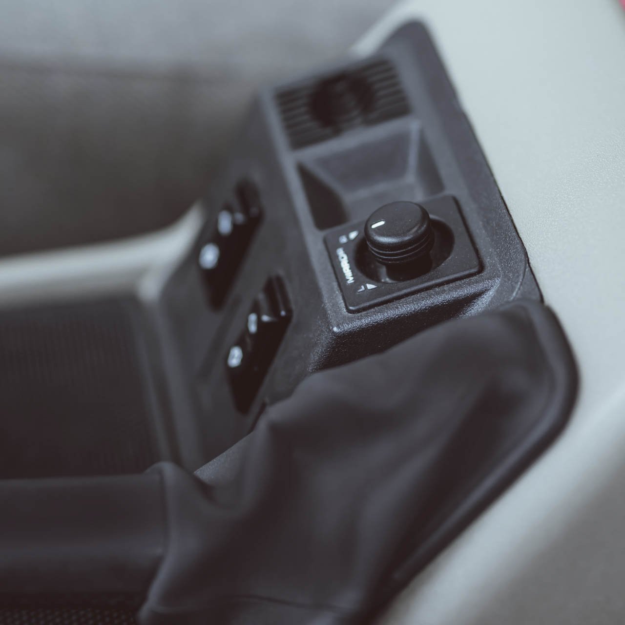 Sold: 1993 Land Rover Discovery