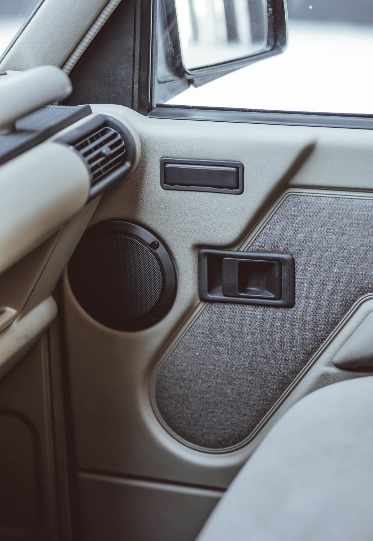 Sold: 1993 Land Rover Discovery