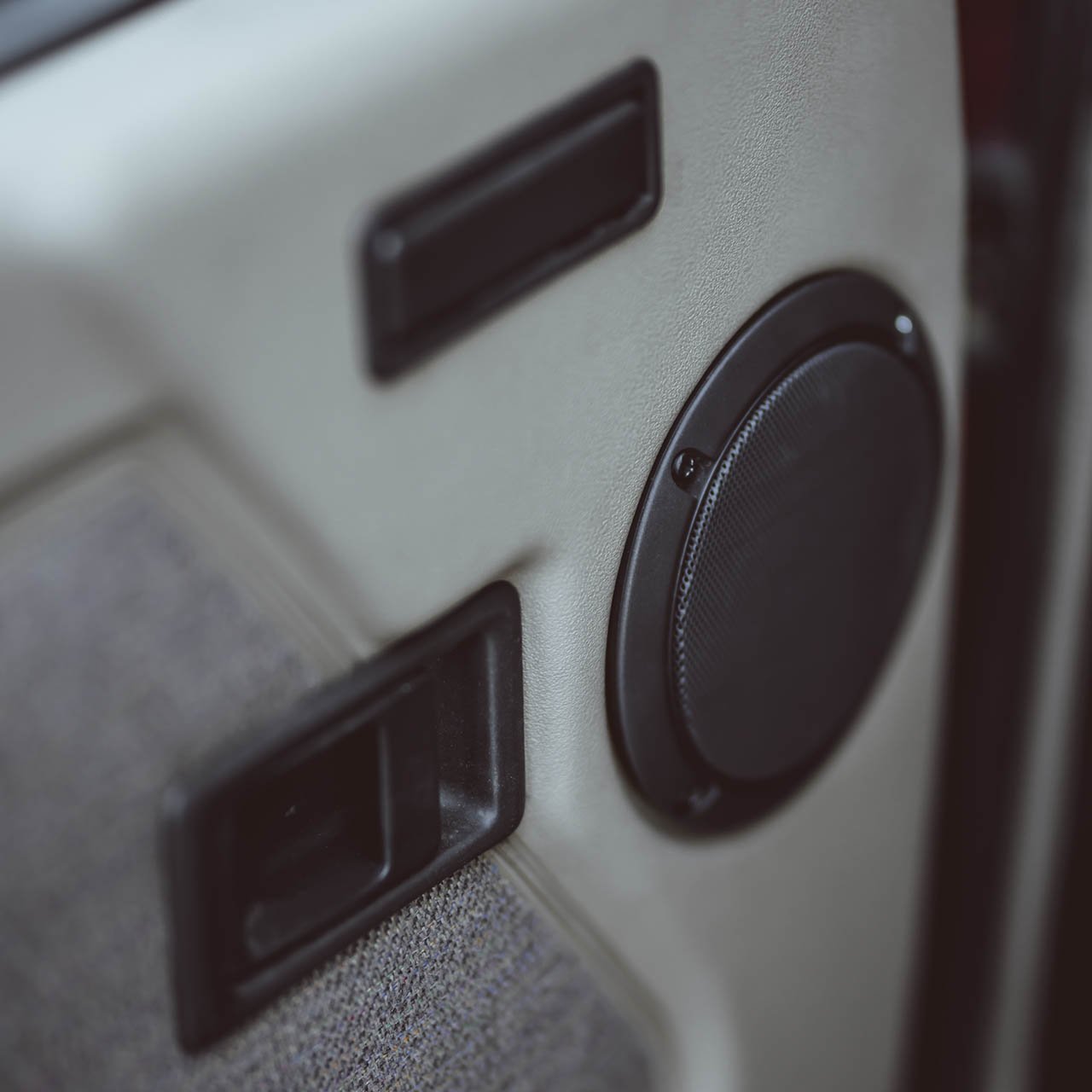 Sold: 1993 Land Rover Discovery