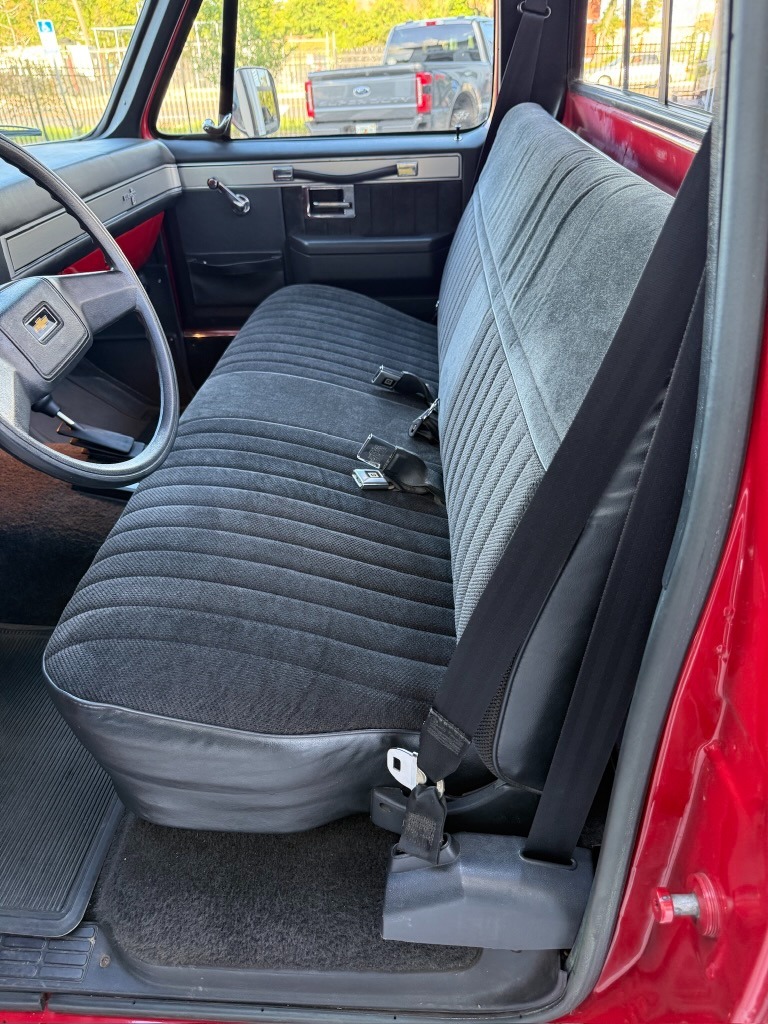 6k-Mile 1987 Chevrolet Silverado V-10