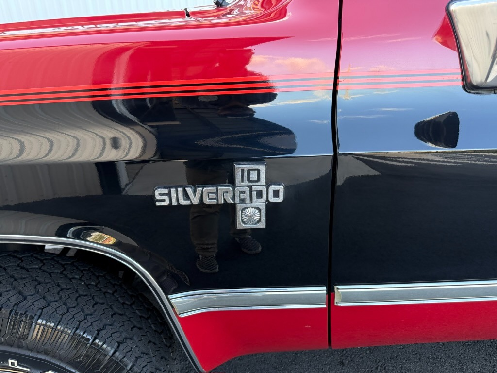 6k-Mile 1987 Chevrolet Silverado V-10