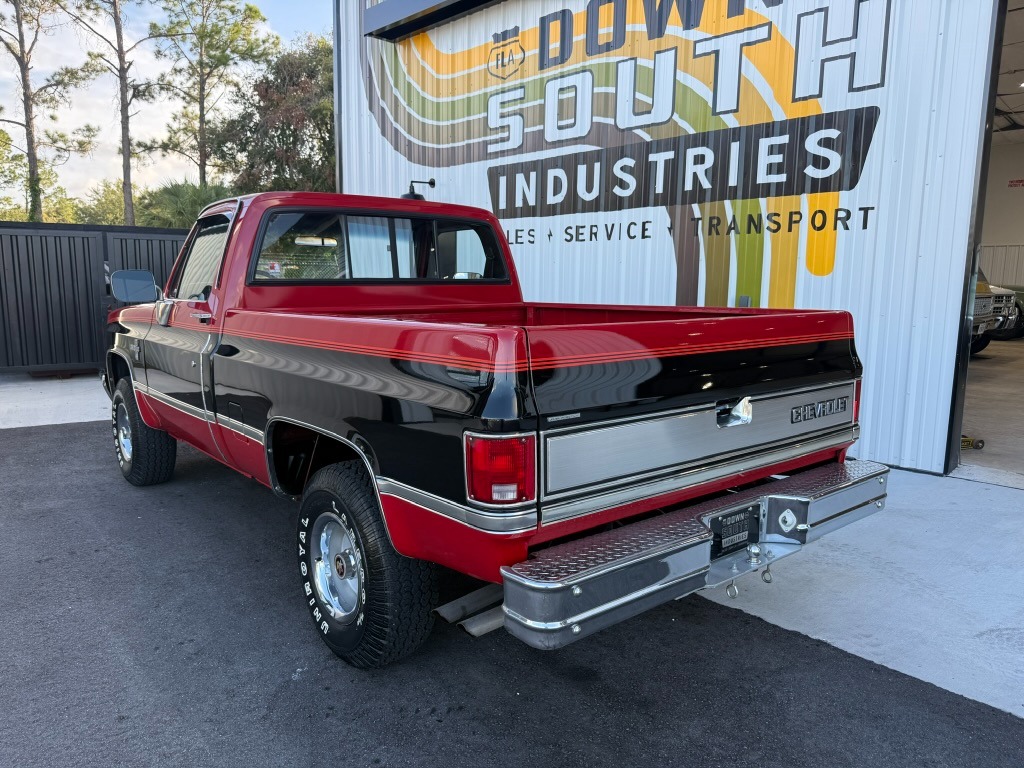 6k-Mile 1987 Chevrolet Silverado V-10 - 3