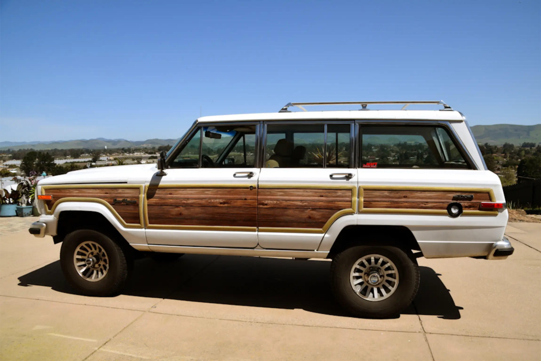 383 Stroker–Powered 1990 Jeep Grand Wagoneer