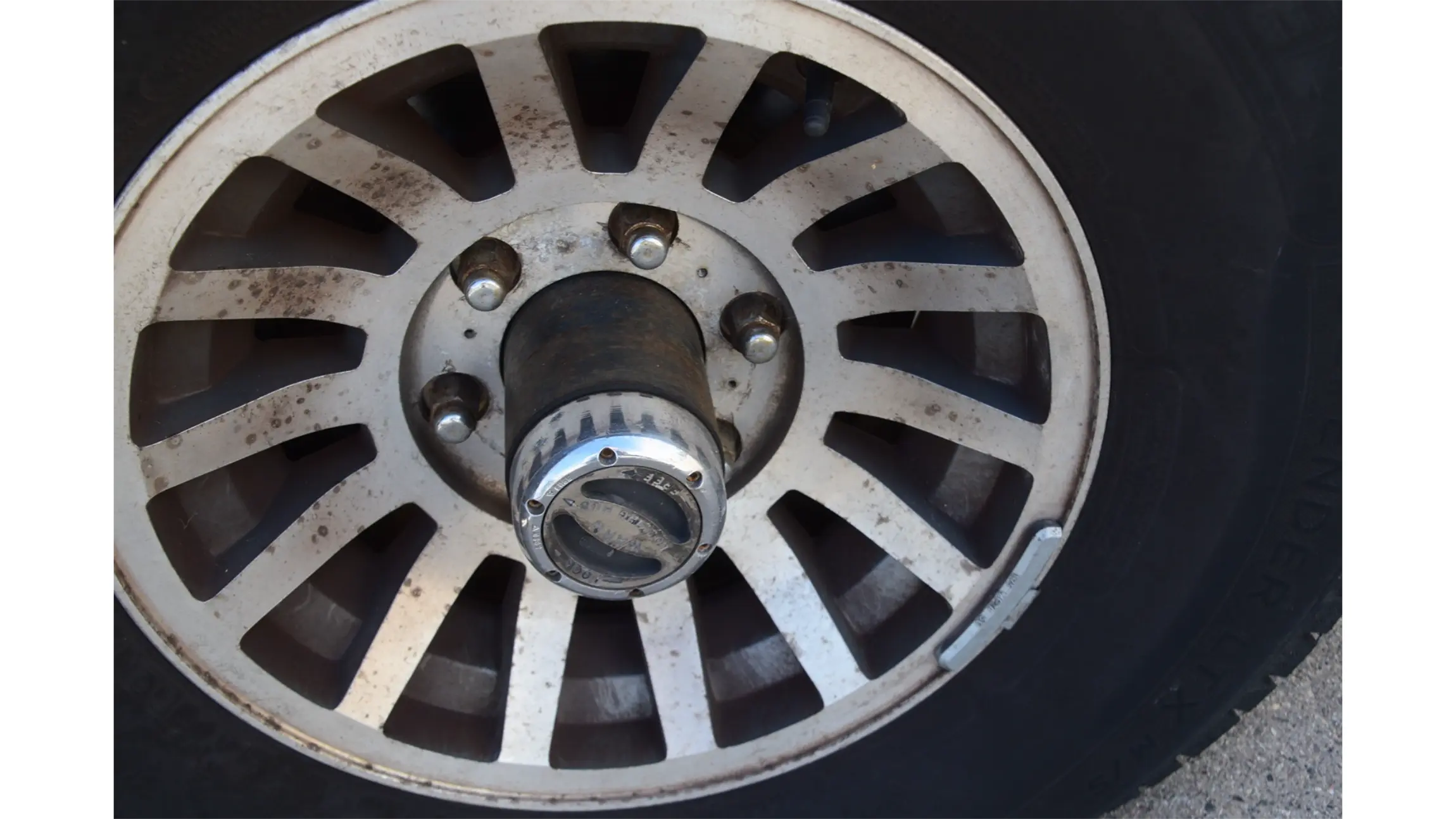 383 Stroker–Powered 1990 Jeep Grand Wagoneer