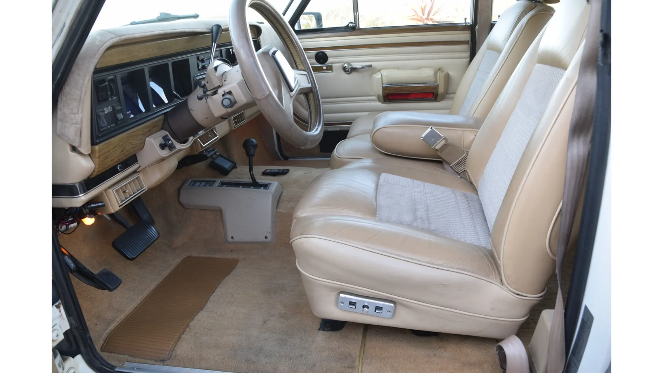 383 Stroker–Powered 1990 Jeep Grand Wagoneer