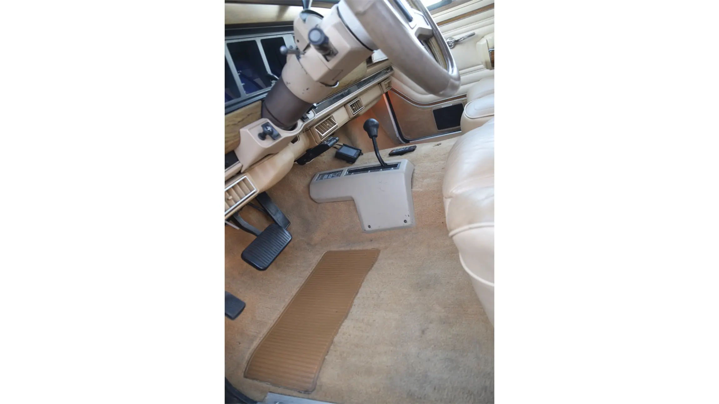 383 Stroker–Powered 1990 Jeep Grand Wagoneer