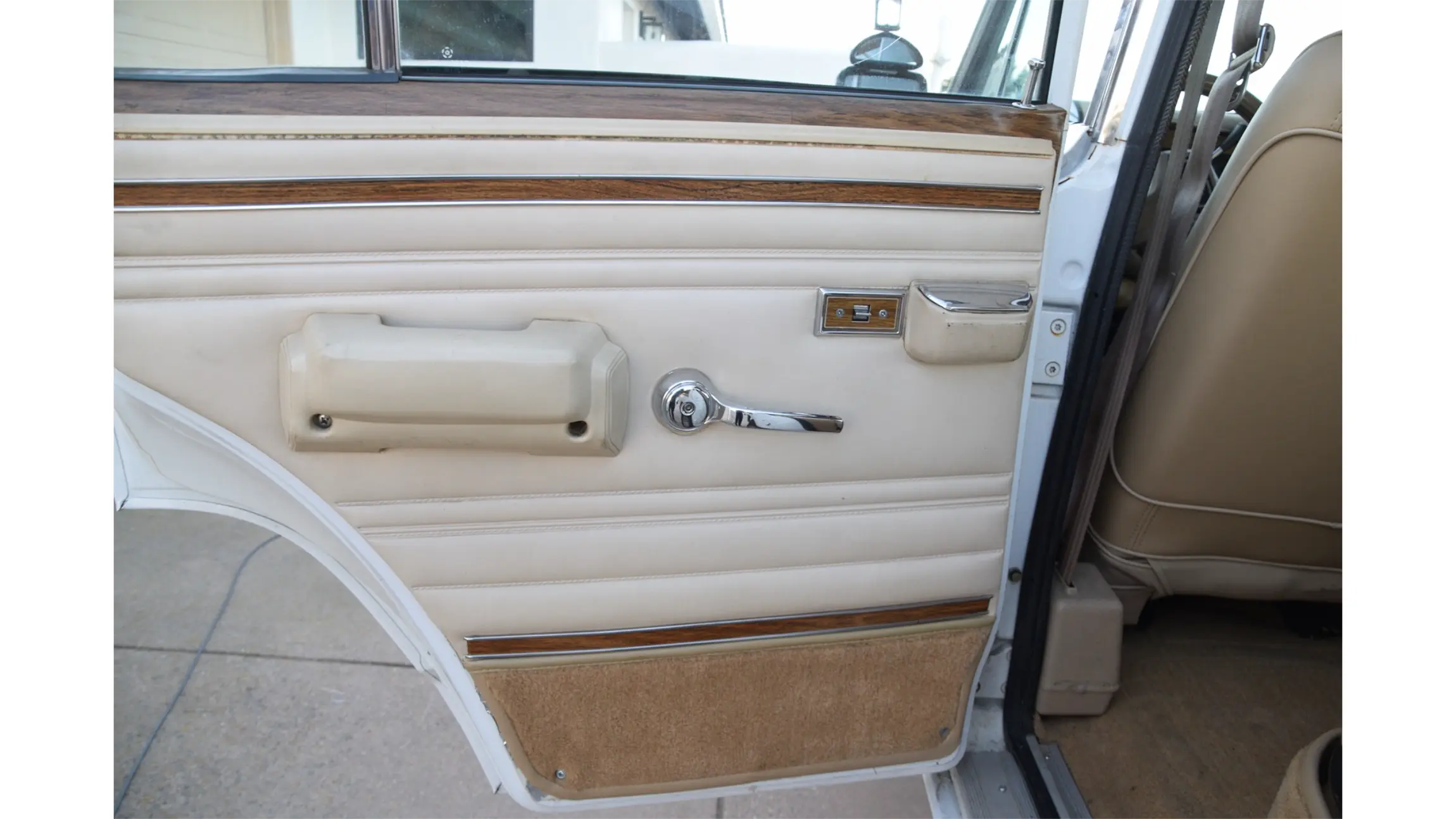 383 Stroker–Powered 1990 Jeep Grand Wagoneer