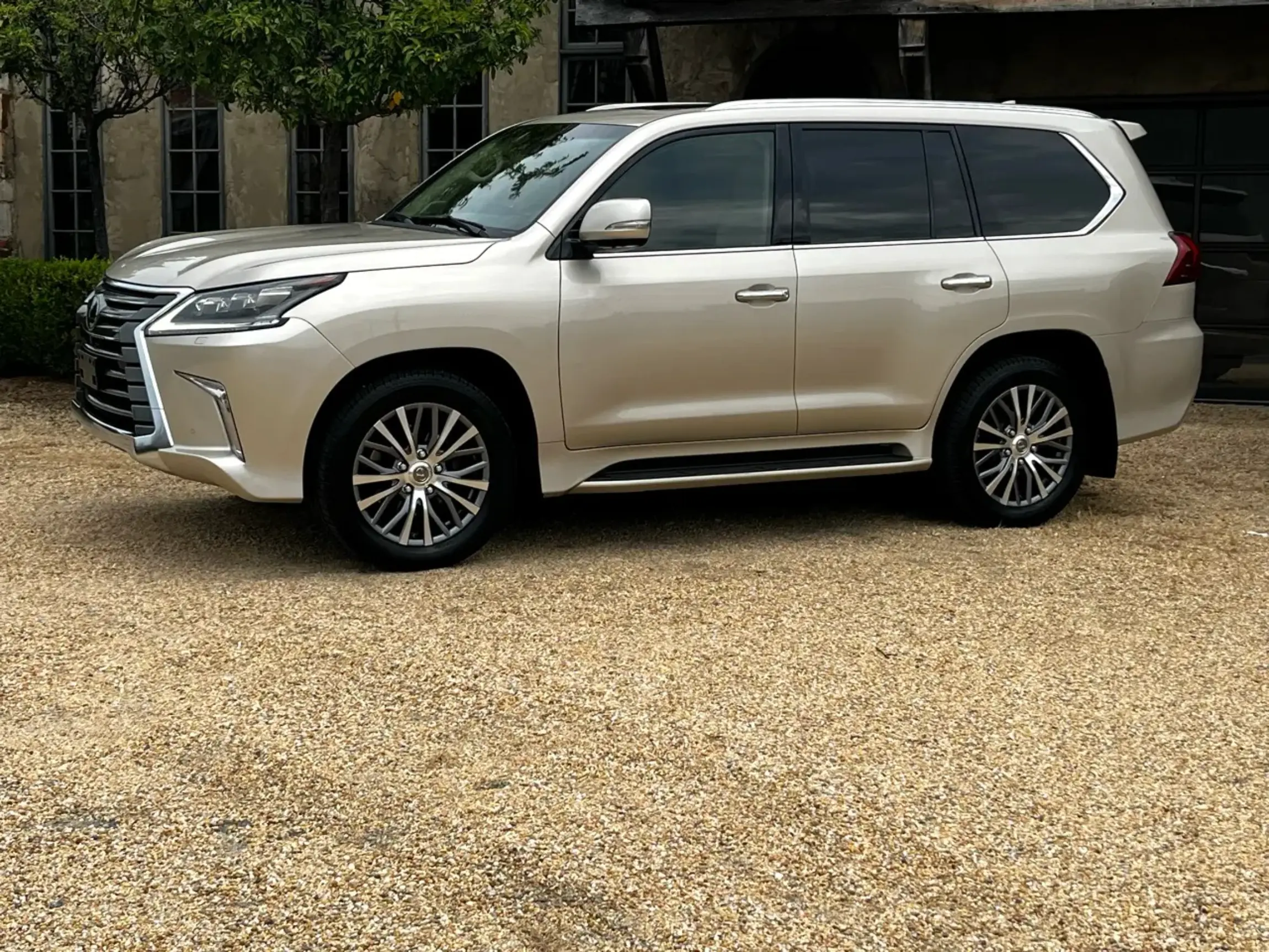 2018 Lexus LX 570