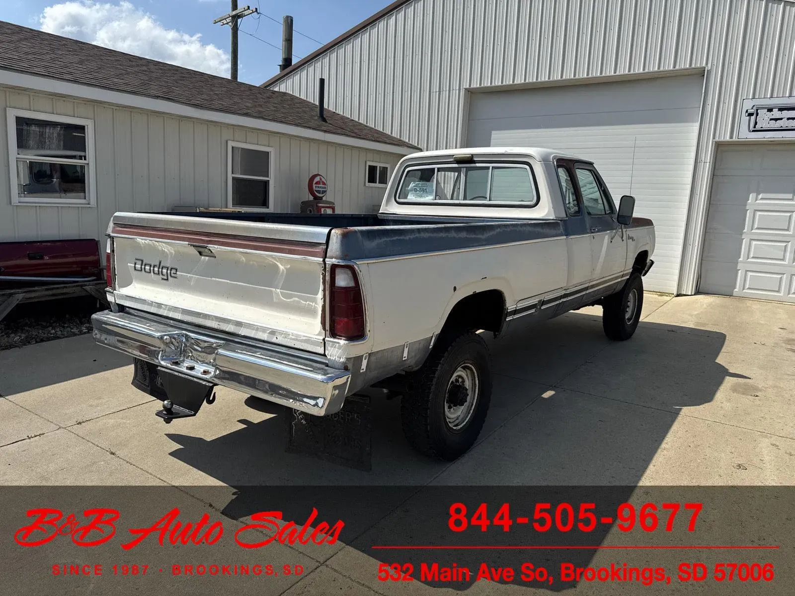 1977 Dodge W200 Adventurer