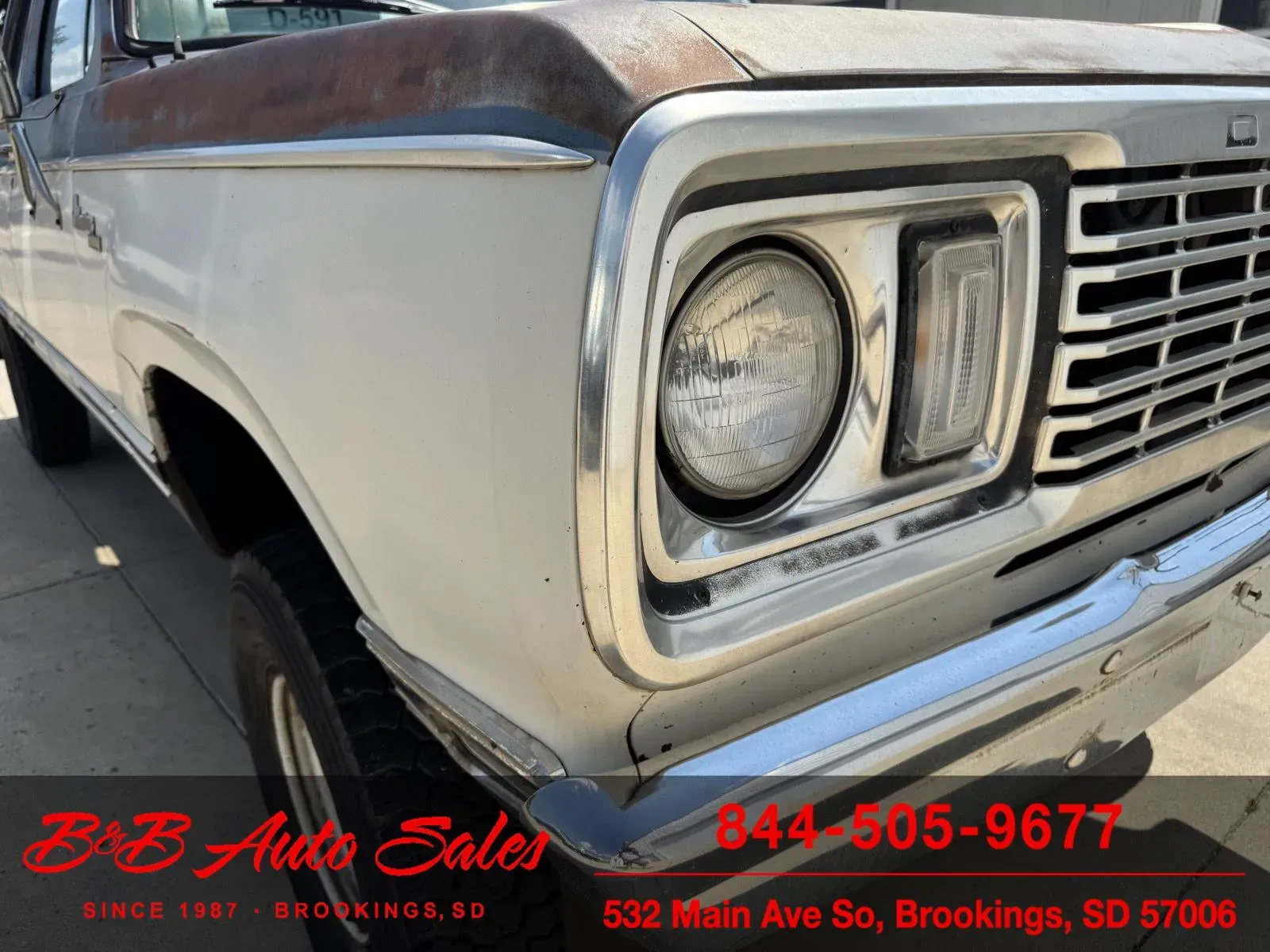 1977 Dodge W200 Adventurer