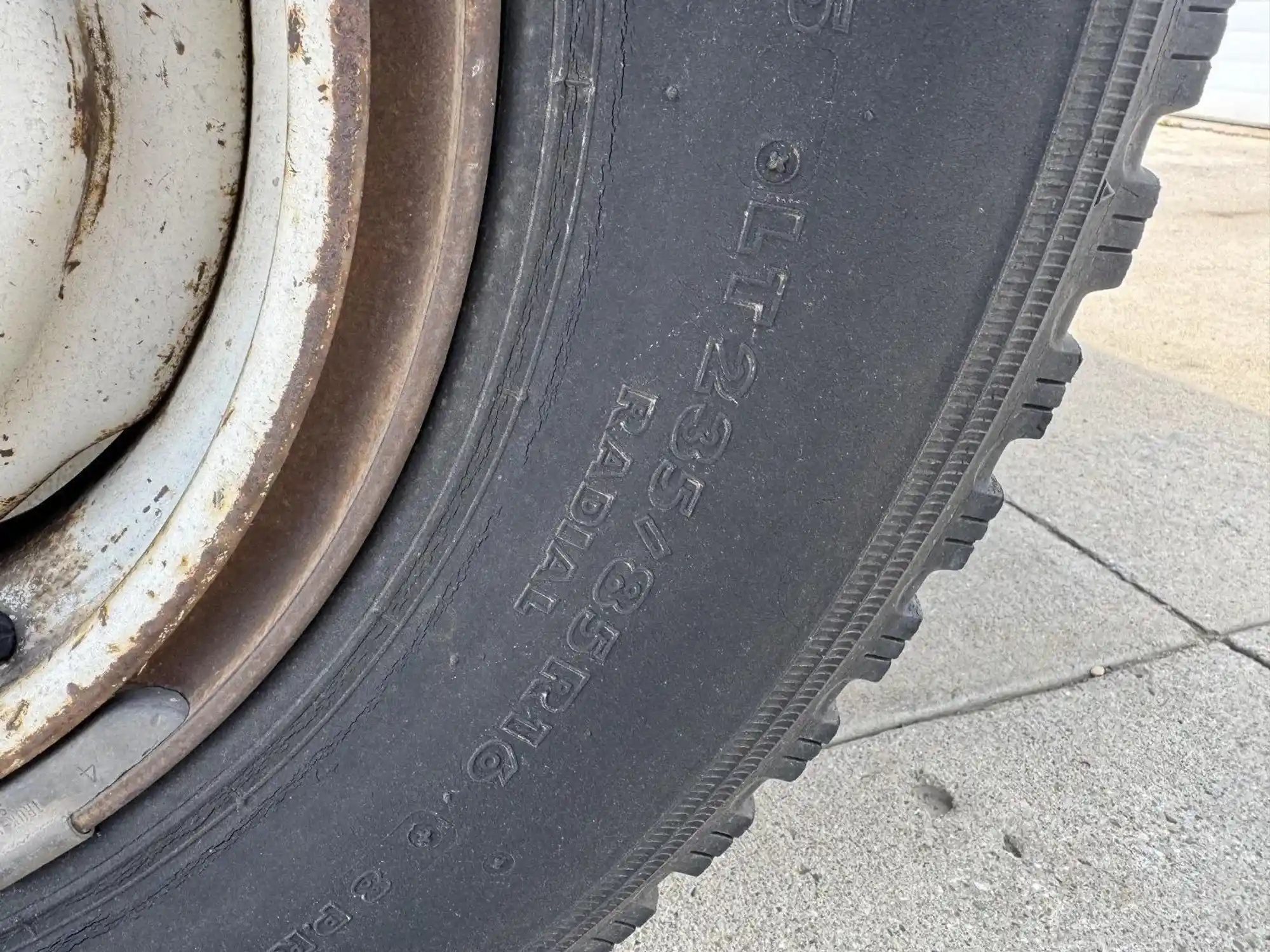 1977 Dodge W200 Adventurer