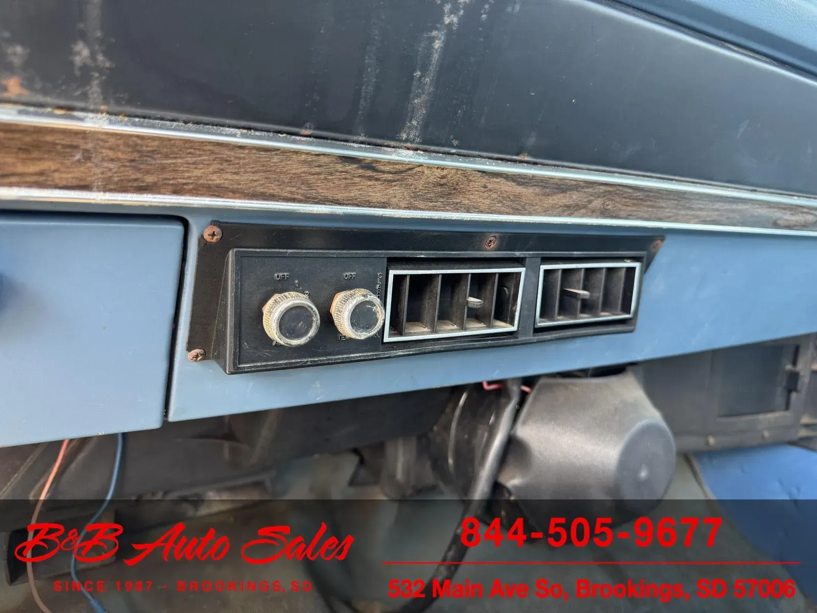 1977 Dodge W200 Adventurer