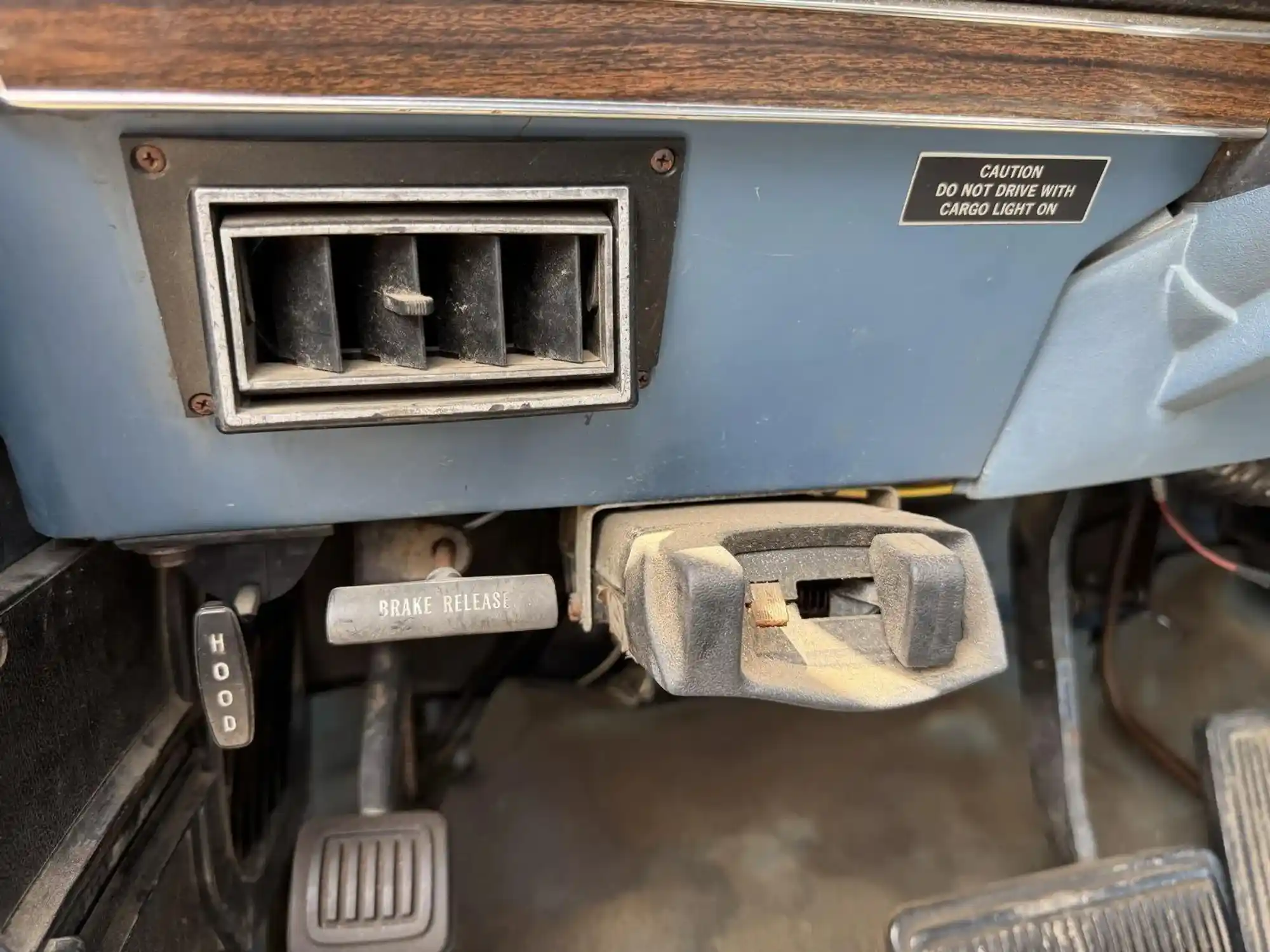 1977 Dodge W200 Adventurer