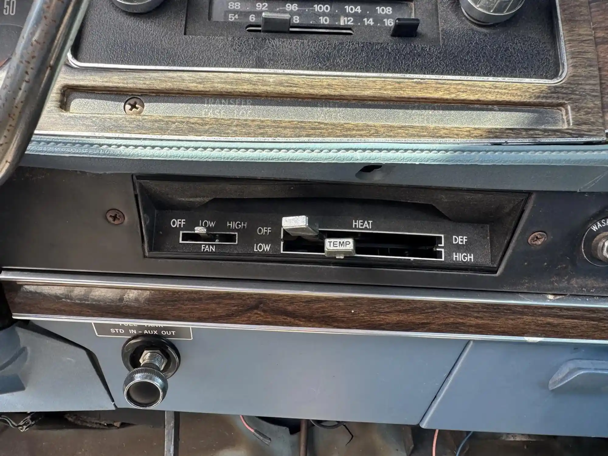 1977 Dodge W200 Adventurer