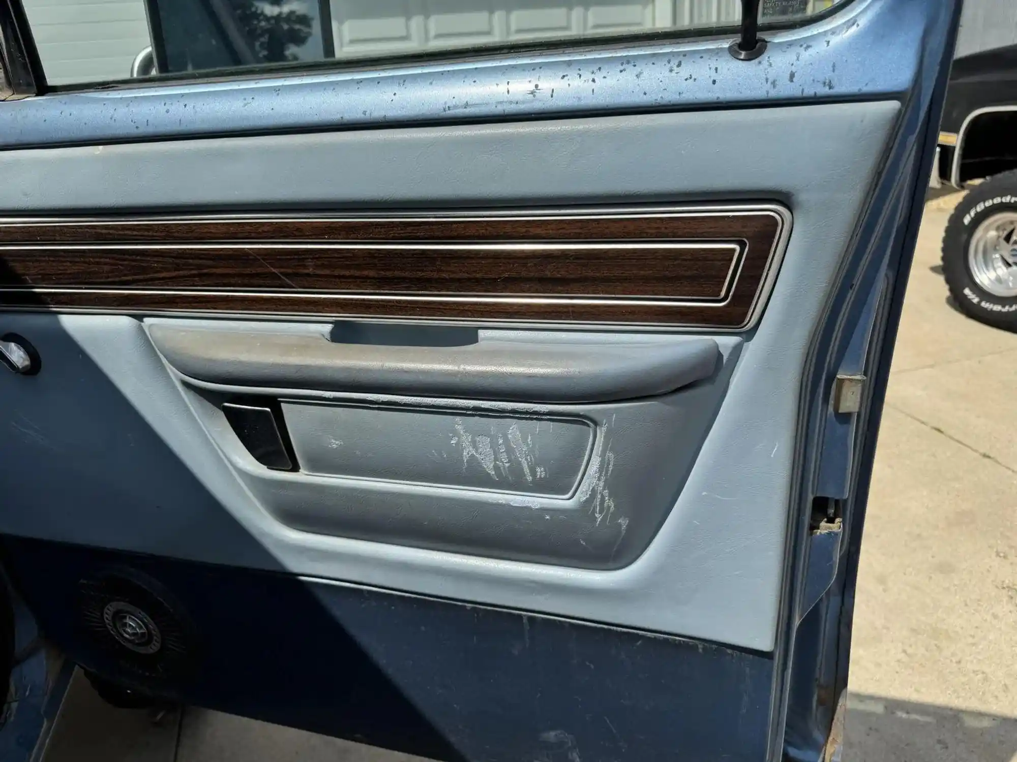 1977 Dodge W200 Adventurer