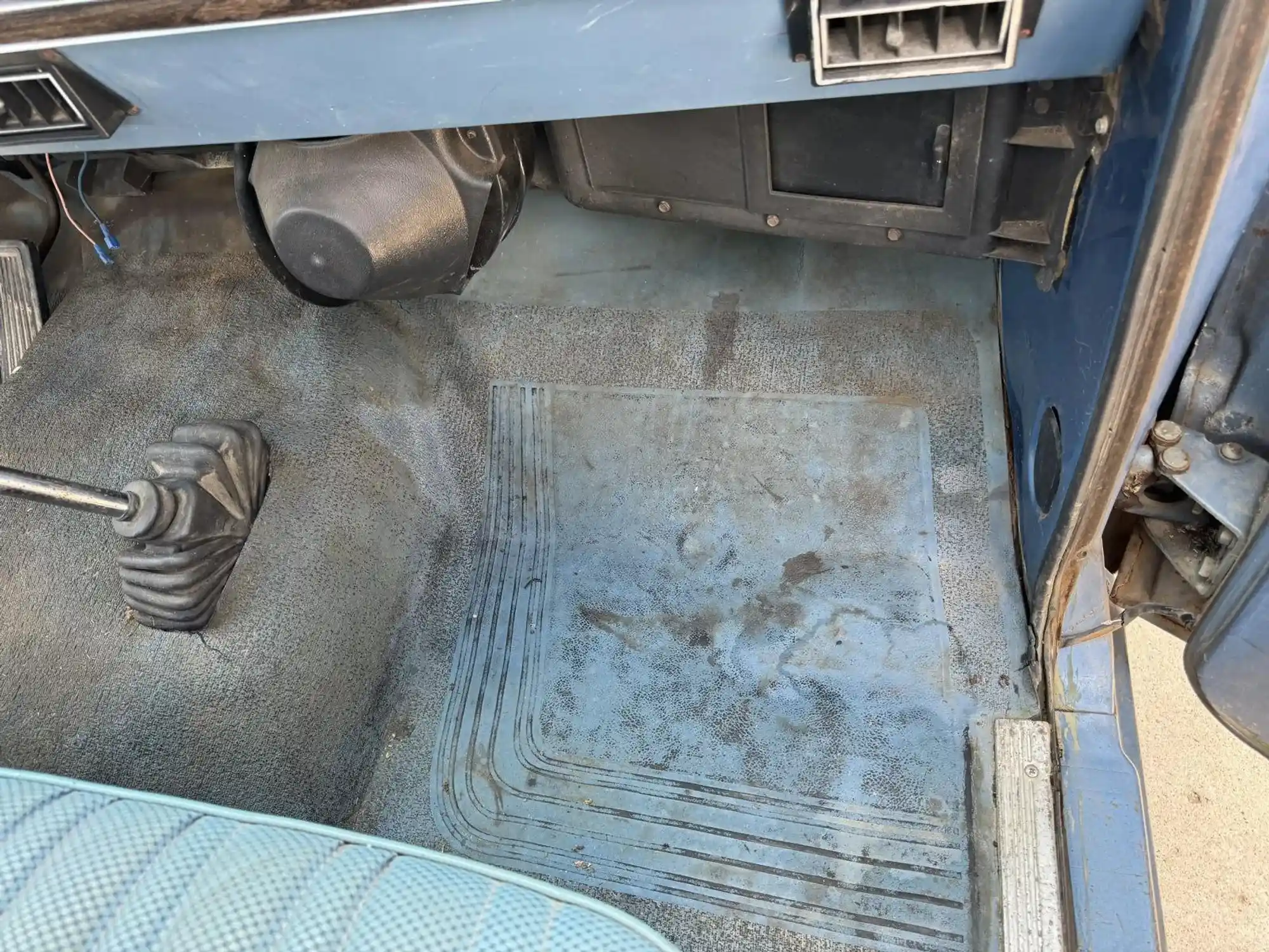 1977 Dodge W200 Adventurer