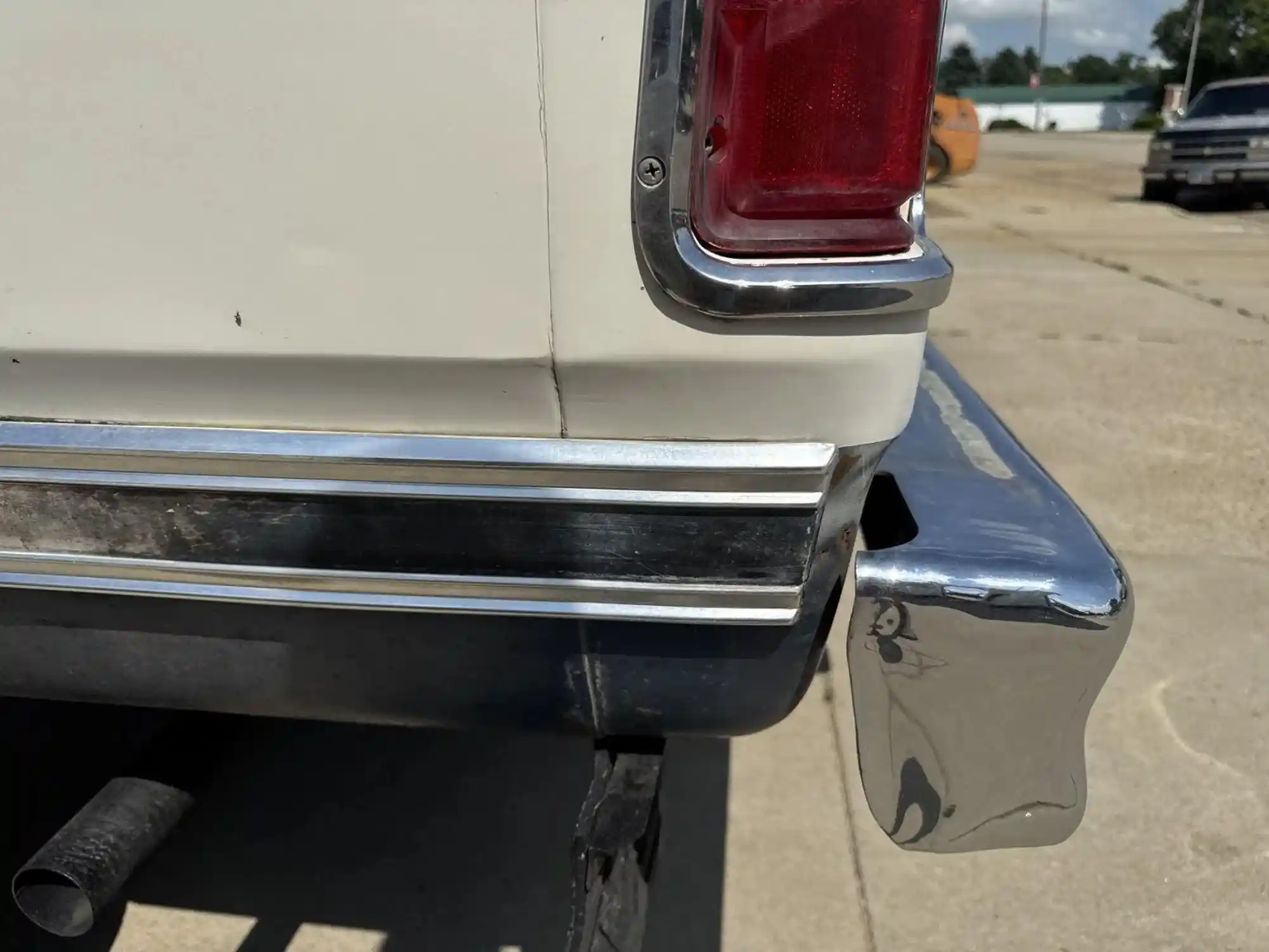 1977 Dodge W200 Adventurer